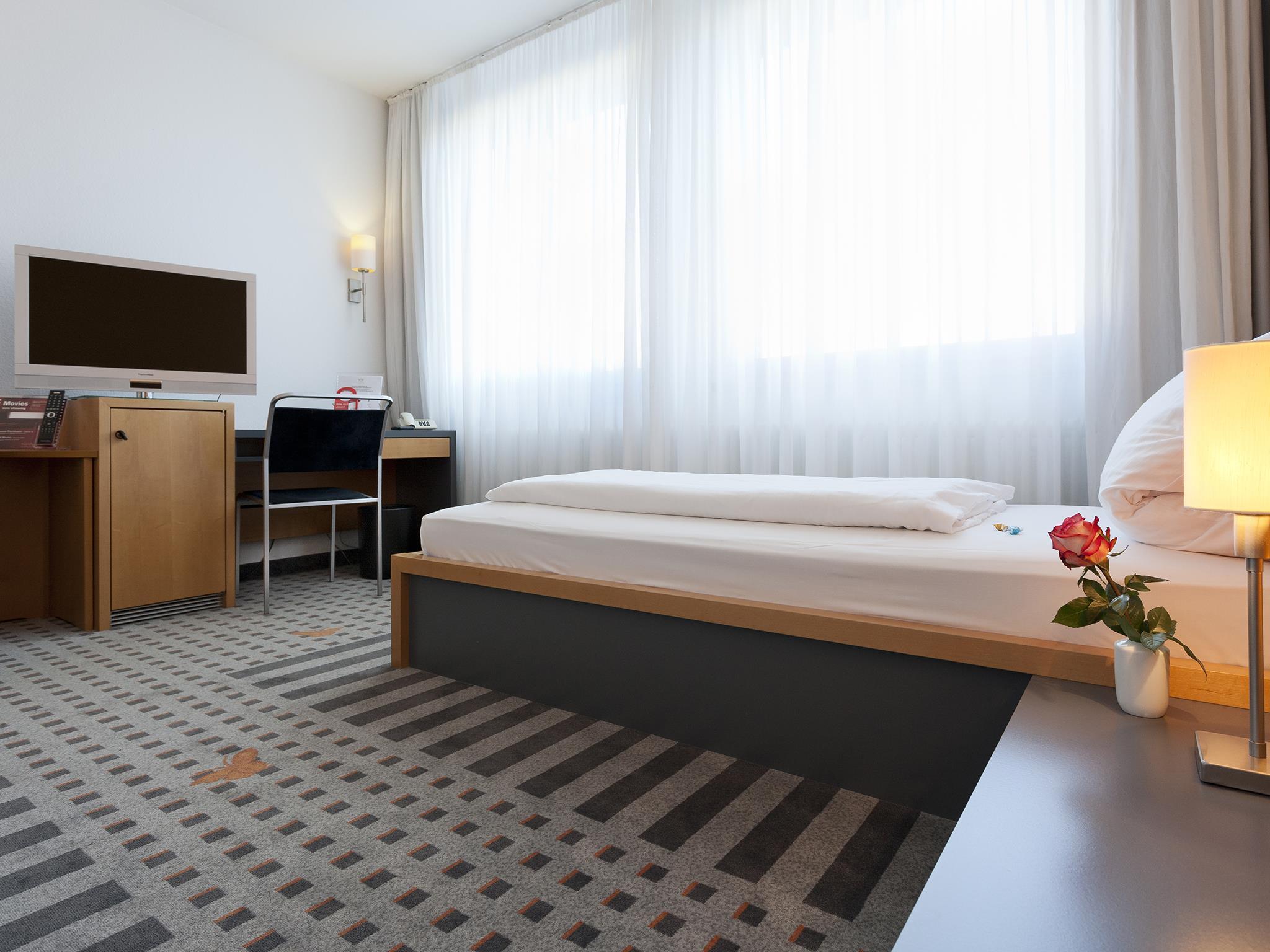 Best Western Hotel Am Europaplatz Königsbrunn Extérieur photo